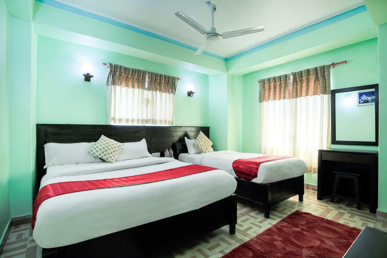 Hotel Rudrakshya Покхара Екстер'єр фото