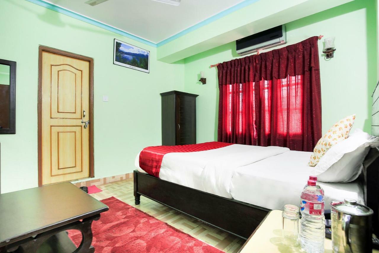 Hotel Rudrakshya Покхара Екстер'єр фото